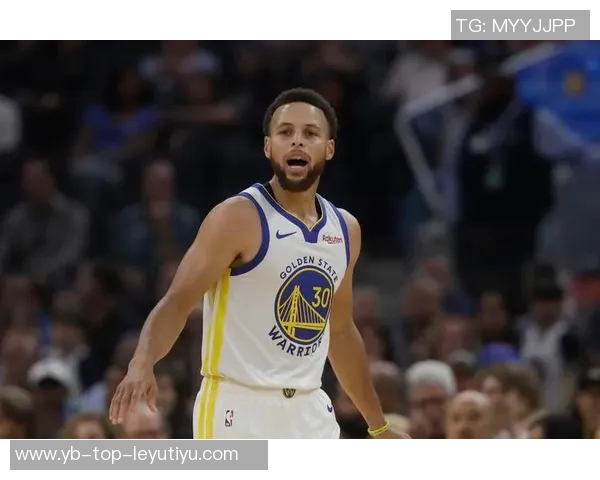 追梦精准传球布朗尼外线助攻库里高弧度三分球如虹命中